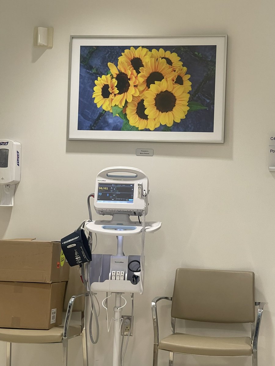 natwalt9's tweet photo. Grateful we have the Upstate Cancer Center in our community.
Today a blood draw. Was great to have Gene - the guy whom I first had to get my bloodwork done with, taking me on again!
In the meantime - loved the tunes he had going and looking at this pic.
#checkyourcolon https://t.co/BFRea0IMlW