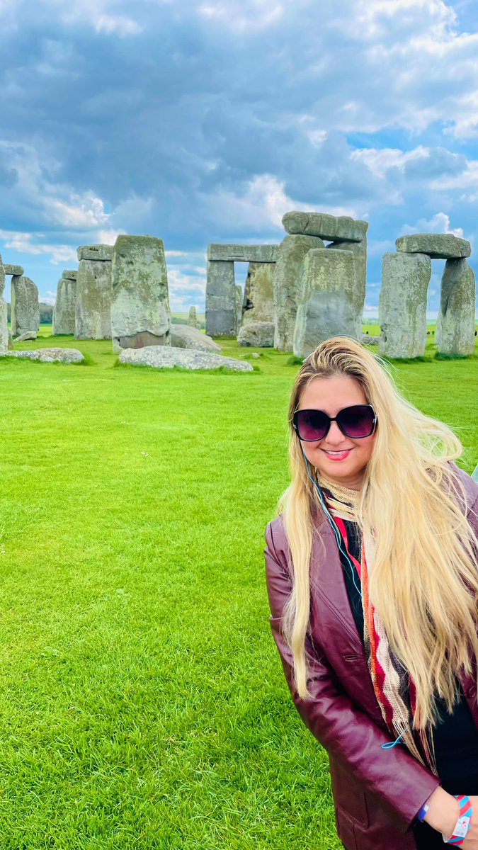 Hello Stonehenge ☘️💕☘️💕.
.
.
.

#stonehenge  #BankHolidayWeekend  #travelengland  #blogger