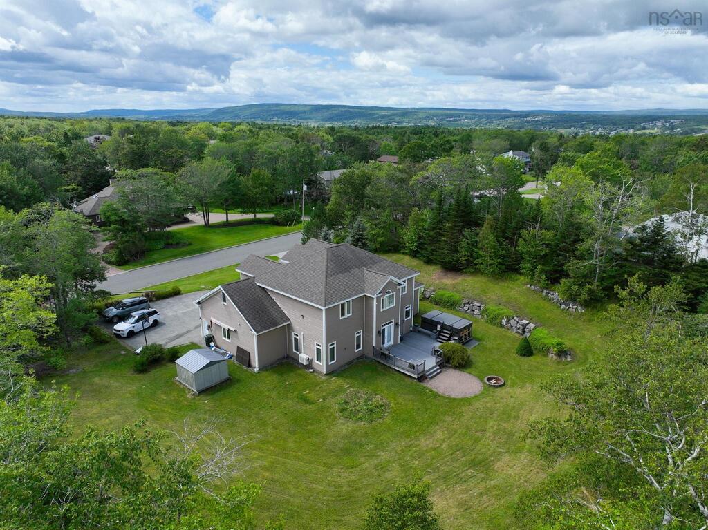 viewpoint_ca's tweet image. $879,000 | FOR SALE
4 Beds | 3/2 Baths | 4,200 sq. ft.
18 Monteray Drive, Sydney River

This captivating family home is set upon a sprawling half-acre parcel, showcasing both style and functionality. 

Listed by ViewPoint agents Carol &amp;amp; Tony Rizzetto
viewpoint.ca/cutsheet/20240…