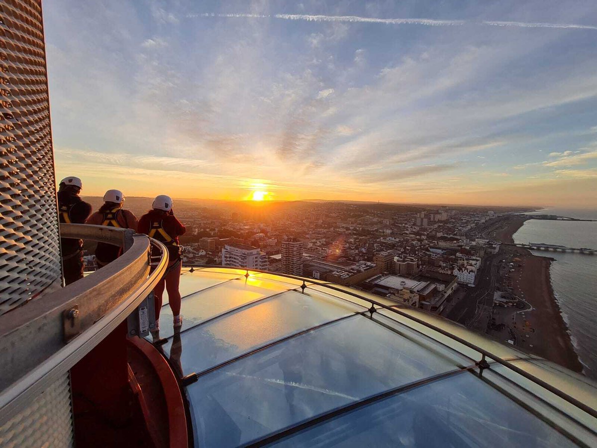 Horizon goals 🌅

Take a walk where the city meets the sky 🌇 ☁️ 

📷 @justefe 

#brightoni360 #brighton #brightonviews #southdowns #brightonandhove #thrillseeker #adventureawaits #visitbrighton #visitengland