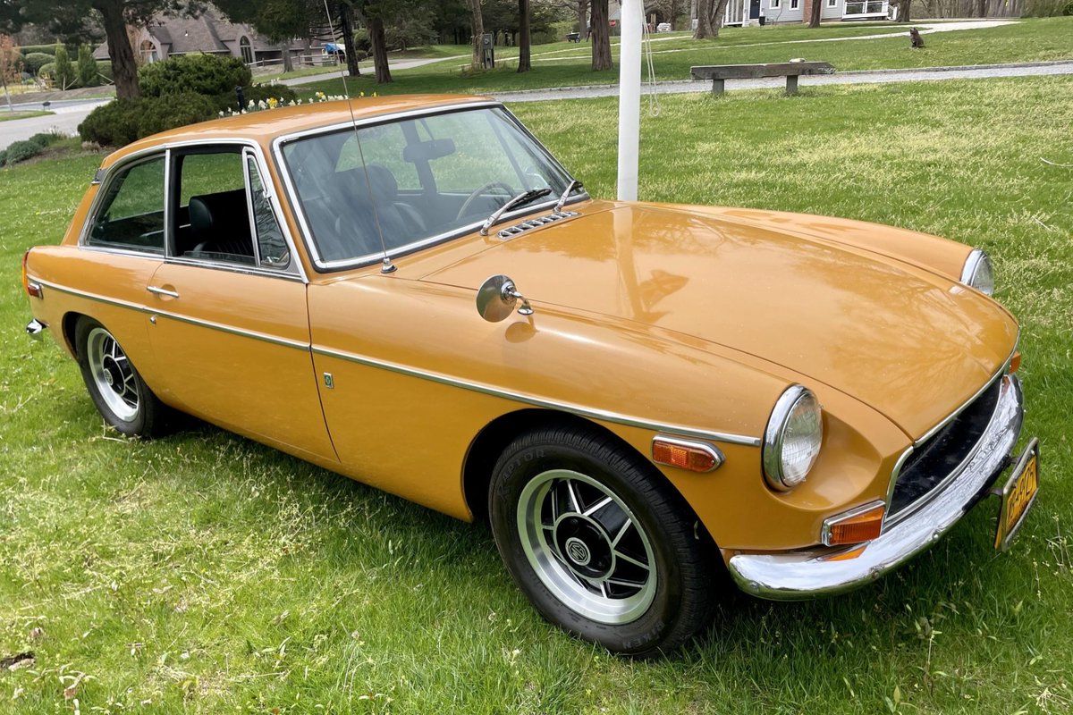 Ups For Dealers: 1971 MG MGB GT at No Reserve: This 1971 MG MGB GT was registered in California before it was acquired by the seller in 2019. The car is powered by a 1.8-liter inline-four… dlvr.it/T6VVbg Bringatrailer.com #carsofinstagram #carporn #classiccar