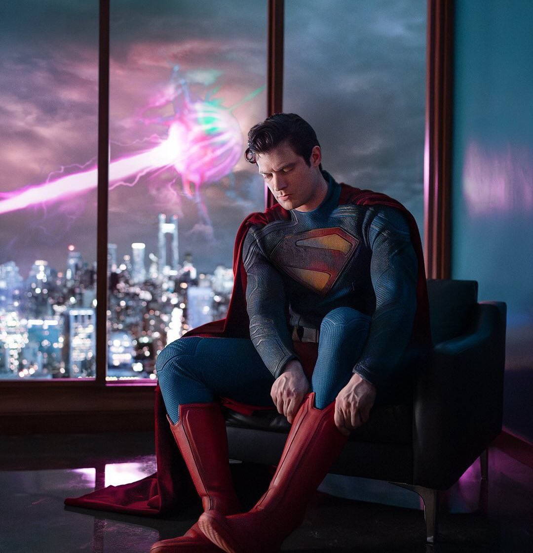 That is the ugliest Superman suit EVER