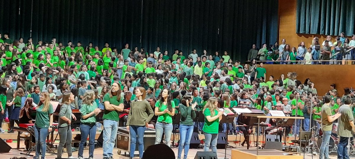 Escola Miralletes (@emiralletes) on Twitter photo Avui els nens i nenes de 4t de l'<a href="/EMiralletes/">Escola Miralletes</a> han participat amb infants de tot Catalunya de la Cantània. Han cantat en un bonic musical que ens ha fet veure la importància de tenir cura del nostre món i fer-ho junts! #cantania
<a href="/consorciedubcn/">Consorci d'Educació</a> <a href="/afamiralletes/">AFA Miralletes</a> Avui els nens i nenes de 4t de l'<a href="/EMiralletes/">Escola Miralletes</a> han participat amb infants de tot Catalunya de la Cantània. Han cantat en un bonic musical que ens ha fet veure la importància de tenir cura del nostre món i fer-ho junts! #cantania
<a href="/consorciedubcn/">Consorci d'Educació</a> <a href="/afamiralletes/">AFA Miralletes</a>