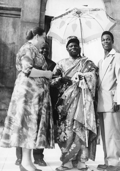 Le roi Alohinto Gbeffa du Dahomey reçu au palais de l'Elysée, le 24 juillet 1955.