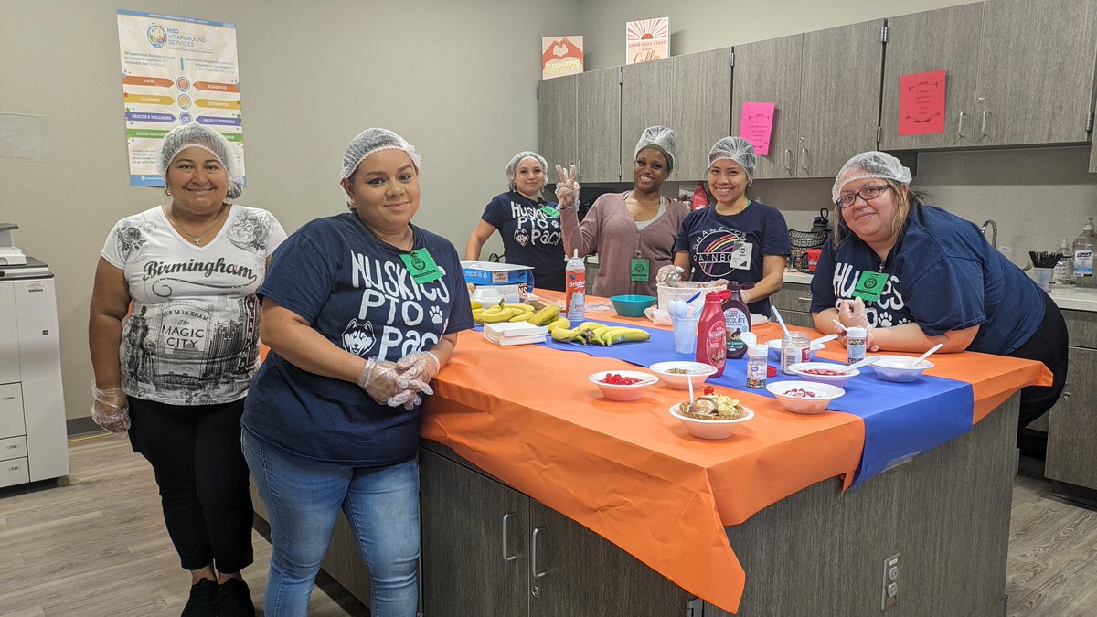 RivasWraparound's tweet photo. The amazing PTO @ScarboroughElem treated our teachers with a delicious "Banana Split" to start Teacher Appreciation Week today! @HISD_Wraparound https://t.co/DflWBSMvV0