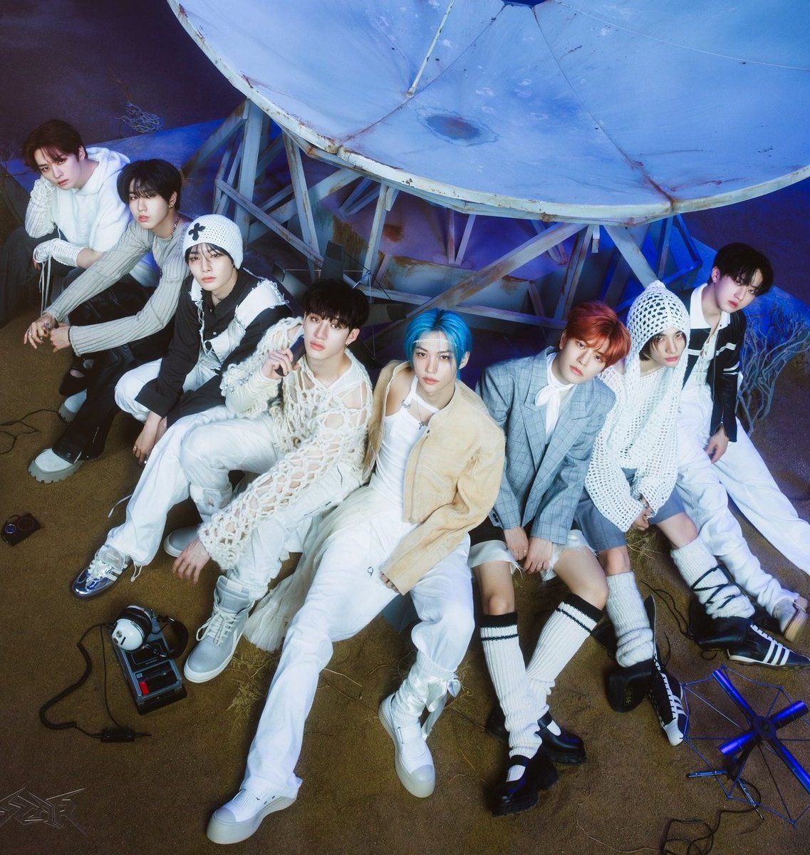 8KIZS's tweet photo. Tonight, Stray Kids will be the first ever K-Pop group to attend the Met Gala in the honor of becoming TH's first ASIA Ambassadors! https://t.co/uf9jpN04C0