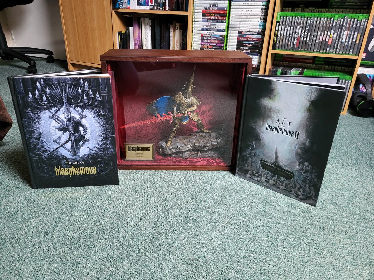 After the Crisanta statue (❤️), i now received the #Blasphemous2 artbook. It'll be perfect in my collection ! Thanks @GamePressEd and @TheGameKitchen for the hard work ! 💪