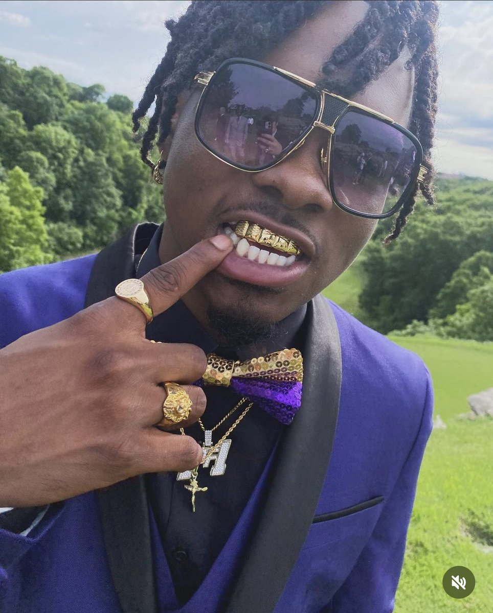 stayclockedinn's tweet photo. They said best dressed is who ๐
Man Mr. @j_kharri you โUNDERSTOOD THE ASSIGNMENT โ when I say that purple N gold ๐๐ hit right โIT HIT RIGHTโ I mean from the glasses to the gold feet ๐๐ฃ โฆ.
Mr. #2clean
#stayclockedinn #oklahomaupnext #prom2024 #CollegeFootball https://t.co/lxGbL4EnJX