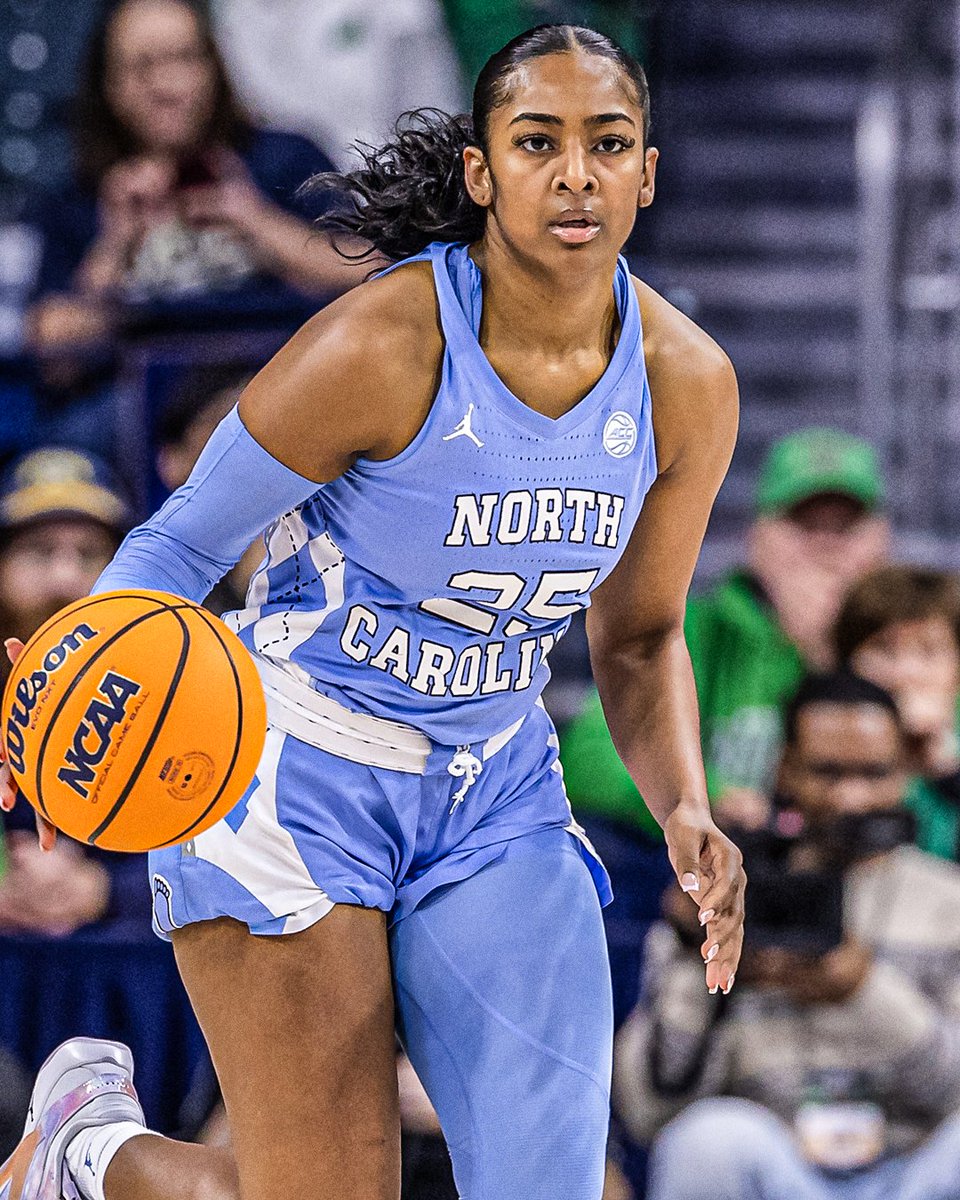 BREAKING: Former UNC and 3x All-ACC guard Deja Kelly is transferring to Oregon for her final season, per @alexaphilippou.