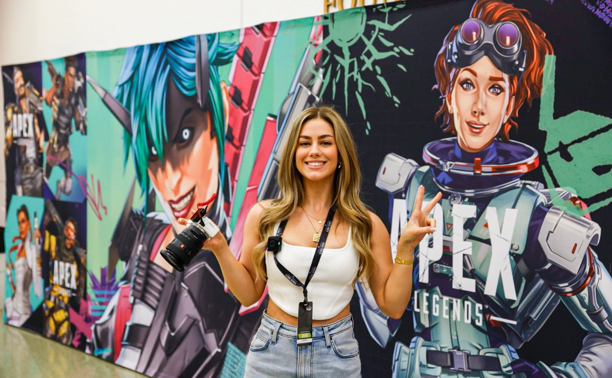 LuluLuvely's tweet photo. My very first LAN is officially over! It was such a fun time and I feel so blessed to have such an amazing community ❤️🥹 https://t.co/SwtY2gH3Cz