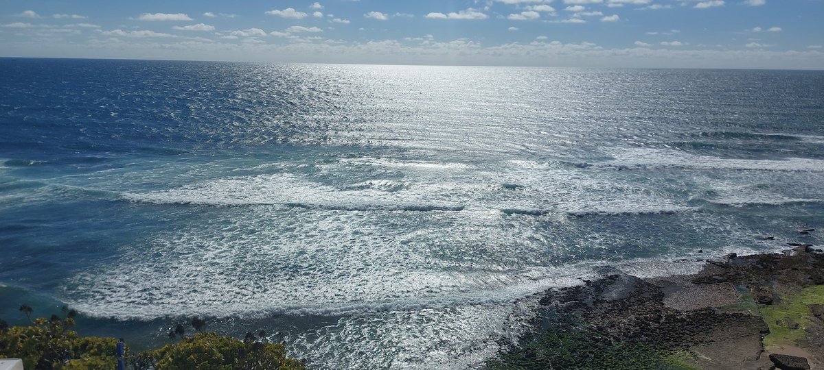 KanakoOkada4's tweet photo. ポルトガルにて
どこまでも広がる海
サーファーの聖地だけに波が洗いな～ https://t.co/k6TlOhHqmN