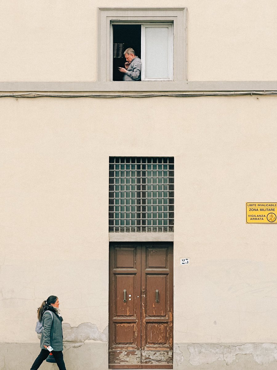 Traveling buatku adalah mengasah kemampuan berfotografiku

Belajar melihat,
belajar mengamati
dan belajar merasakan.

-

hari pertama di Firenze, Italia