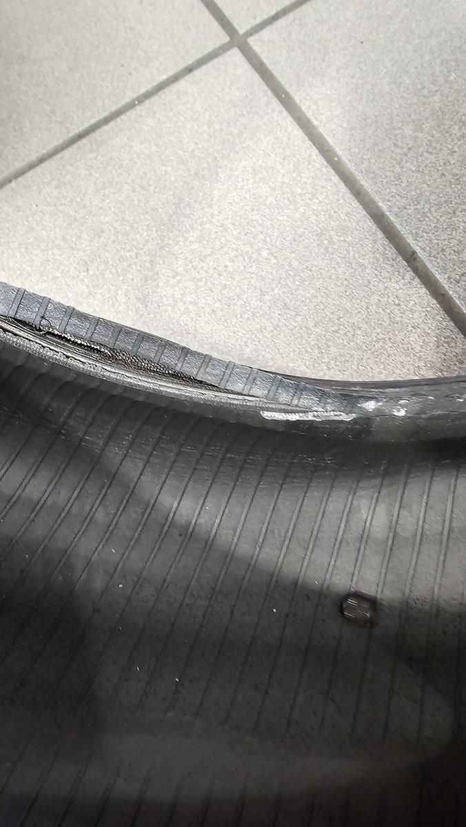 @EsteroBayChevy @Group1Auto @chevrolet is their any integrity to fix a mistake where the dealership sliced 2 tires during installation which caused a #blowout at 180 miles? Ignoring customers is not customerservice.