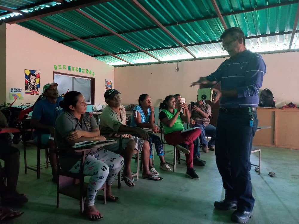 MinCyTBolivar's tweet photo. #Fundacite Bolívar mediante la Alianza Científico Campesina se realizó este 30 de abril 2024 una visita de inspección técnica a los productores en el sector la Mona y las Dos Ceibas en la Comuna Bicentenaria parroquia Pozo Verde del municipio Caroní. https://t.co/9xAuQ40Zg2