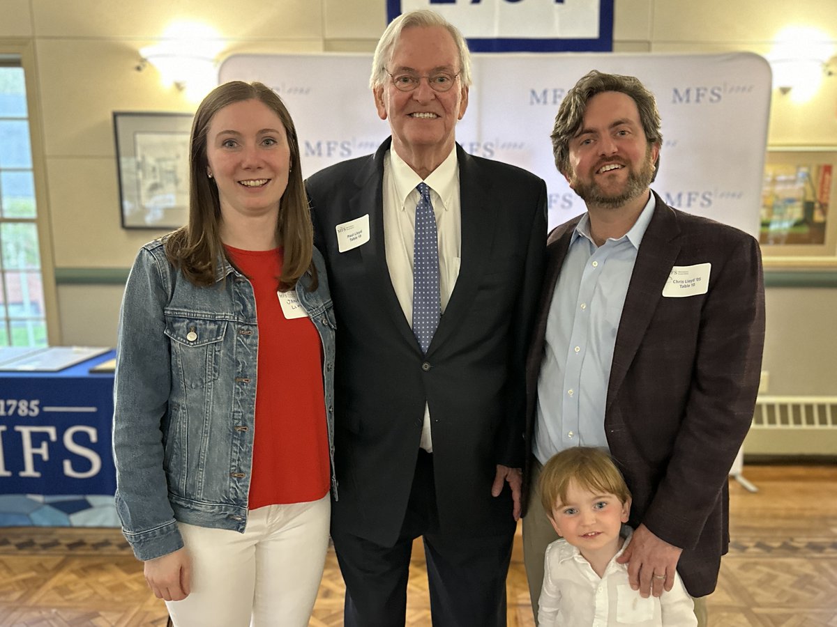 Congratulations to alumni parent Paul Lloyd who received the Alumni Association's Service Award at Friday's Dinner Among Friends, part of Alumni Weekend 2024. Presenting the award was former Head of School Larry Van Meter '68.