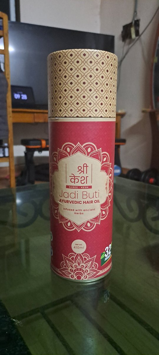 bimochan16's tweet photo. अलिकति नरिवलको तेलमा २ बट्टा सन्चो मिलाऐर बनाऐको तेलले सारा जनता ठगीमा परेको भान हुँदै छ। https://t.co/YHHVTigvJO