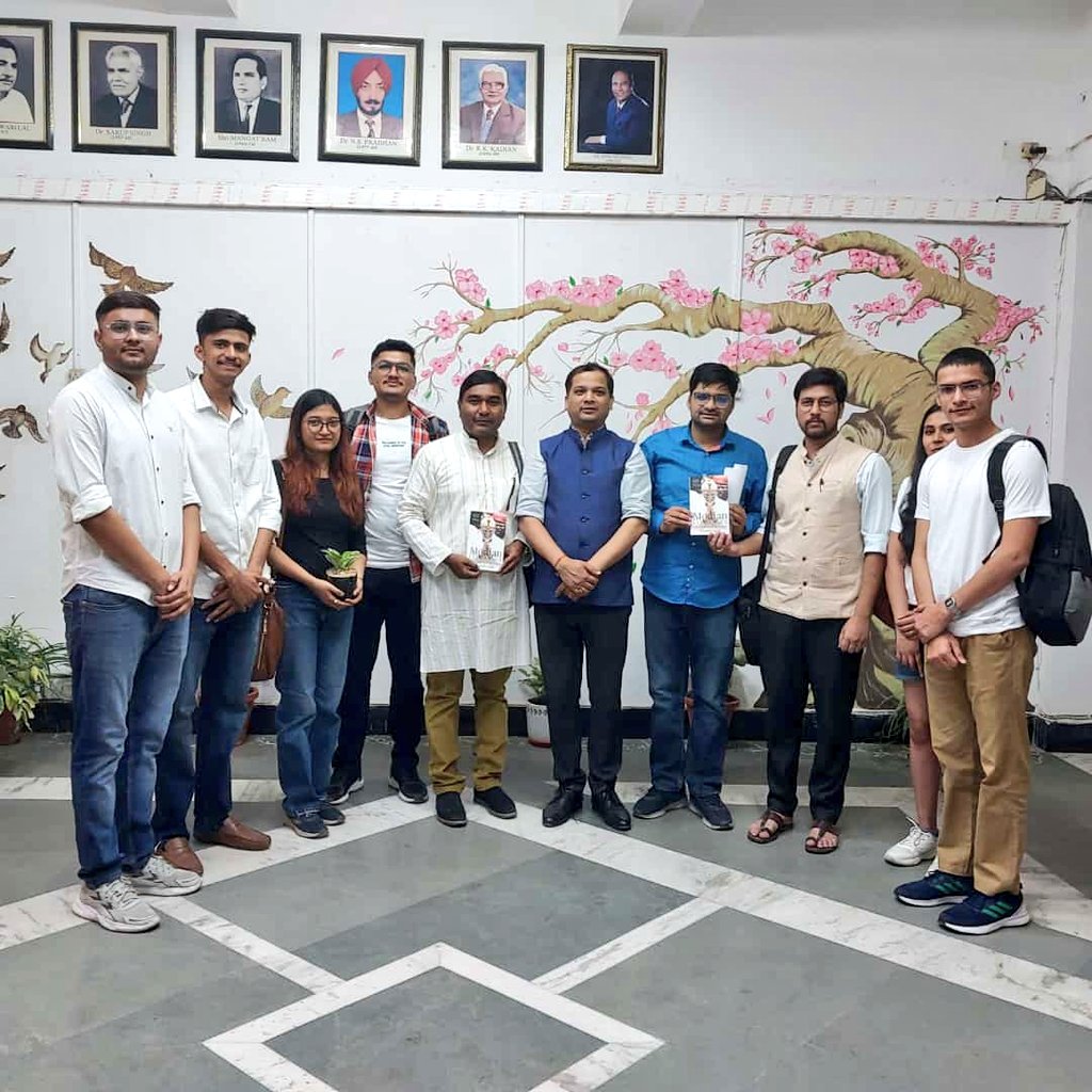 Interacted with the students of Kirorimal College, University of Delhi, Delhi on my book 'Modian Consensus, The Rediscovery of Bharat'. 
#ModianConsensus