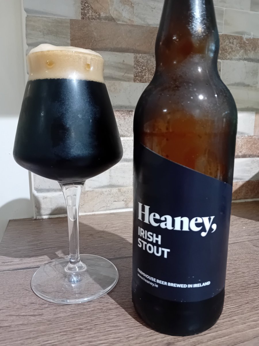 #BankHolidayMonday pre dinner stout...💥 Cheers🍻🇮🇪