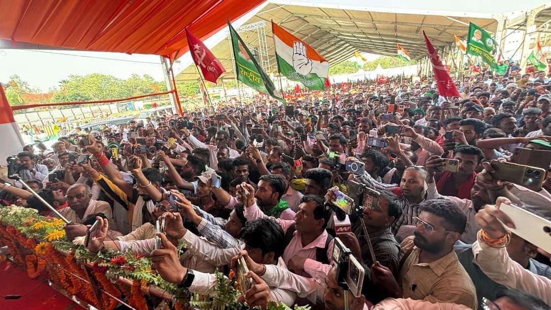 महाराजगंज संसदीय क्षेत्र से #india गठबंधन से कांग्रेस प्रत्याशी श्री आकाश सिंह के समर्थन में नामांकन सभा को संबोधित किया। #Bihar #TejashwiYadav #india