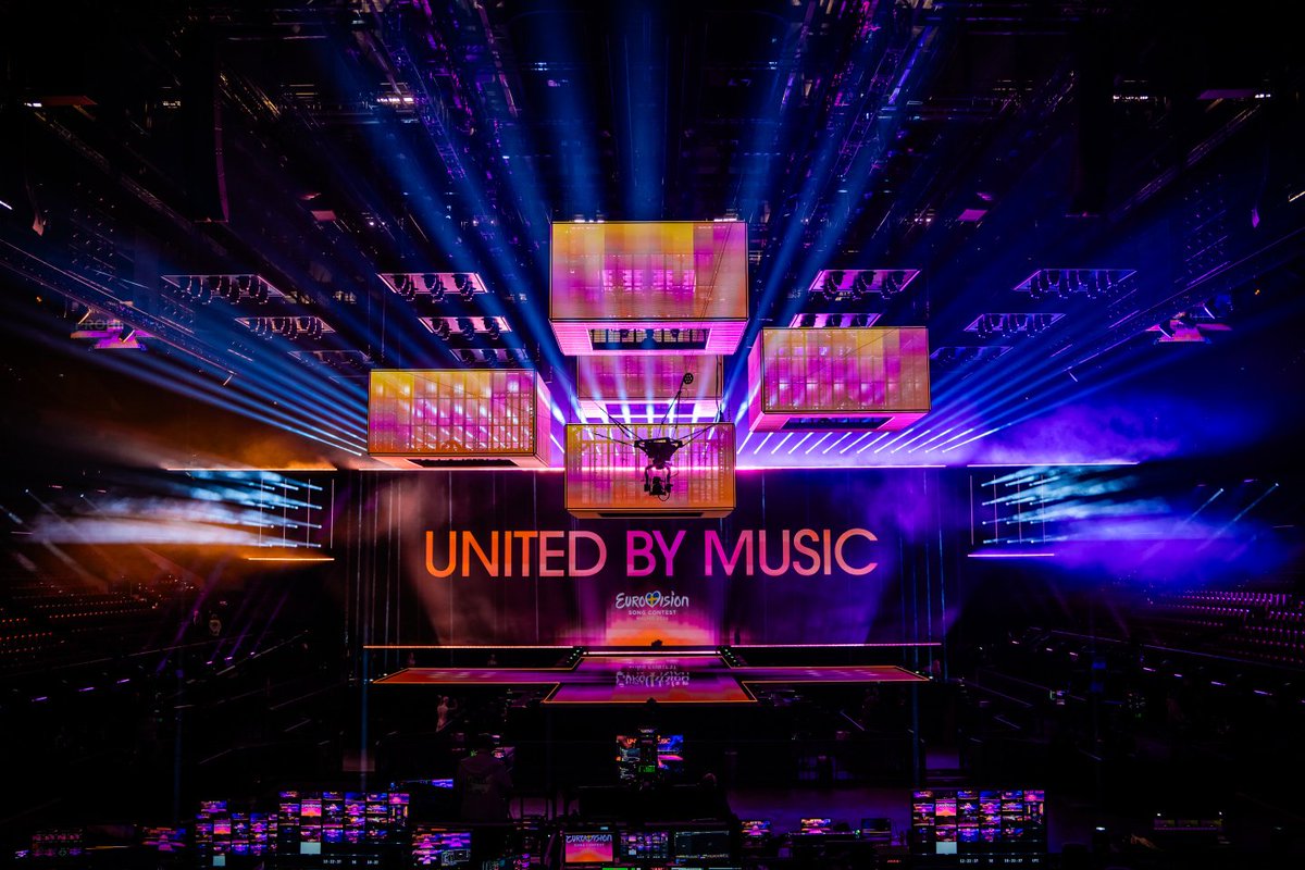 Tras los ensayos de la 1ª semifinal.
La línea gráfica de #Eurovision2024, las postales y los gráficos de cada país dejan mucho q desear. 🫣

Un escenario 360 mal aprovechado y unos cubos a los q nadie ha sabido sacarle partido. 

Nos quedamos con una sensación bastante ploff 👎