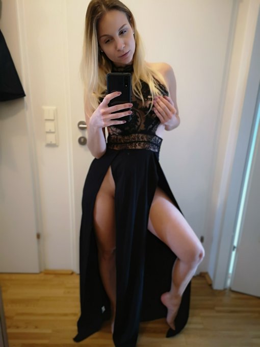 Want to see more in this fuckin hot dress? 🔥 Became a member till 23th may &amp; I'll send you a free video
