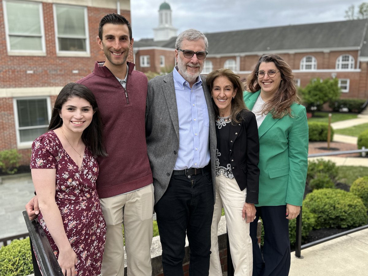 Congratulations to alumni parents Ira Stark and Laurie Hodian who received the Alumni Association's Service Award at Friday's Dinner Among Friends, part of Alumni Weekend 2024. Presenting the award was Head of School Julia de la Torre.