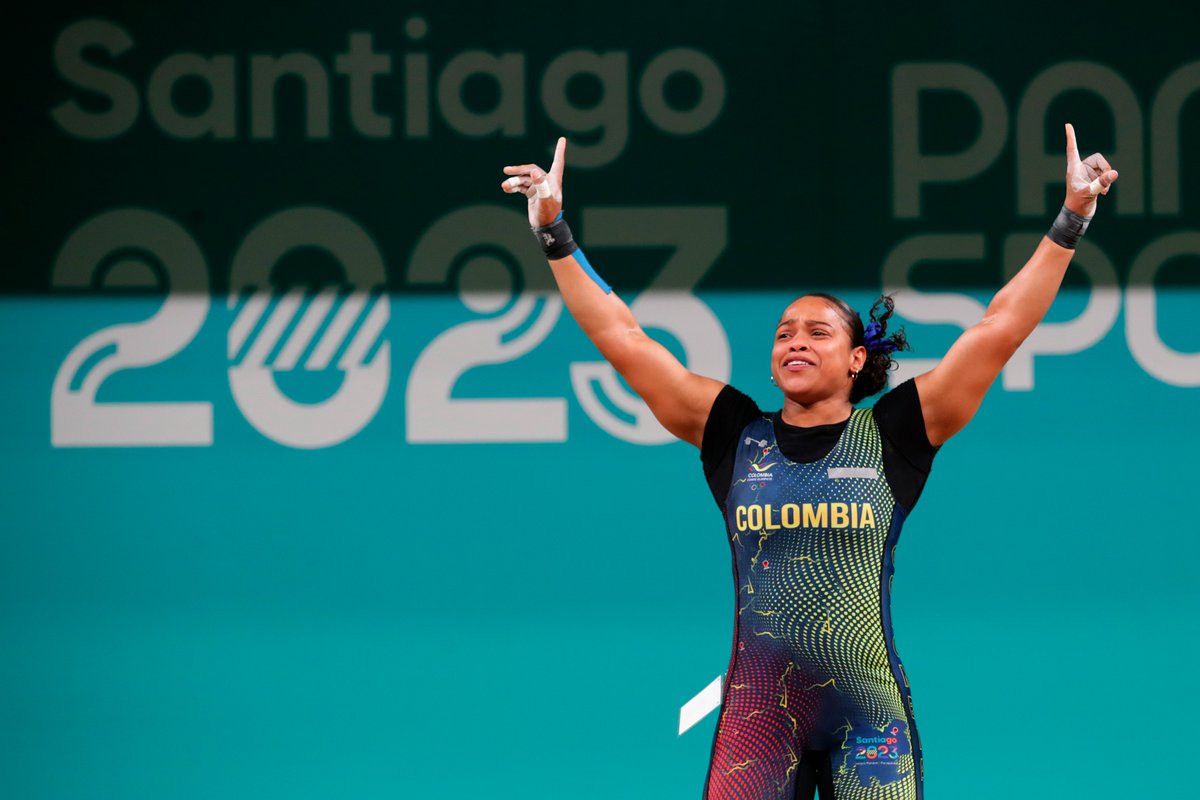 Mari Leivis Sánchez 🥈🏋🏽‍♀️🇨🇴 La medallista de plata, que brilló en su actuación ee los 71 kg femeninos en #Santiago2023, buscará su mejor actuación en los Juegos Olímpicos @Paris2024. ¡Con todo! 🔥