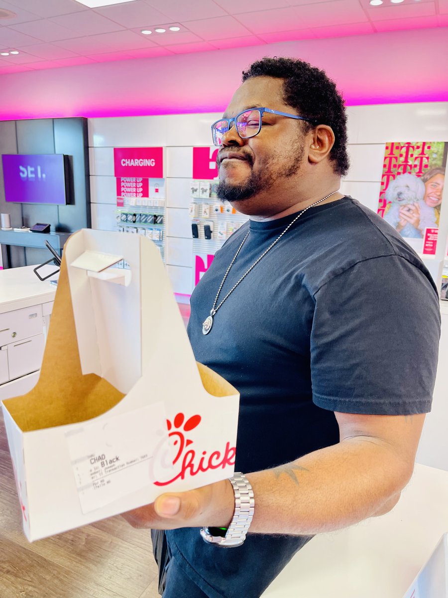 Congratulations on your One Year Magentaversary, Chad White & welcome to the team! Chad went from fixing broken phones to making customer dreams come true. Thank you for all you do, especially your continued growth in a new field!