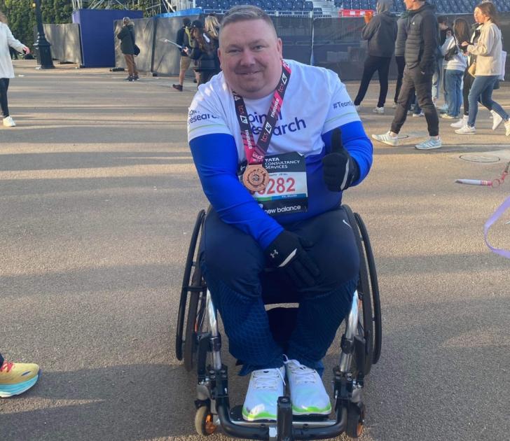 Swindon man completes London Marathon in wheelchair dlvr.it/T6VYXf