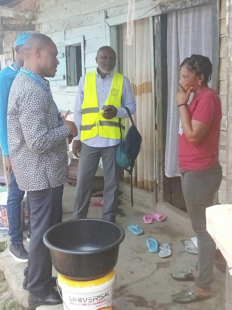 Great working session with @RefugeesCmr (Douala sub-office) in the field. LODGE AN IDP Association is always ready to accompany stakeholders in towns, regardless of their specificities. #Partnership @WanjaKaaria @judithnwana @mkngambi