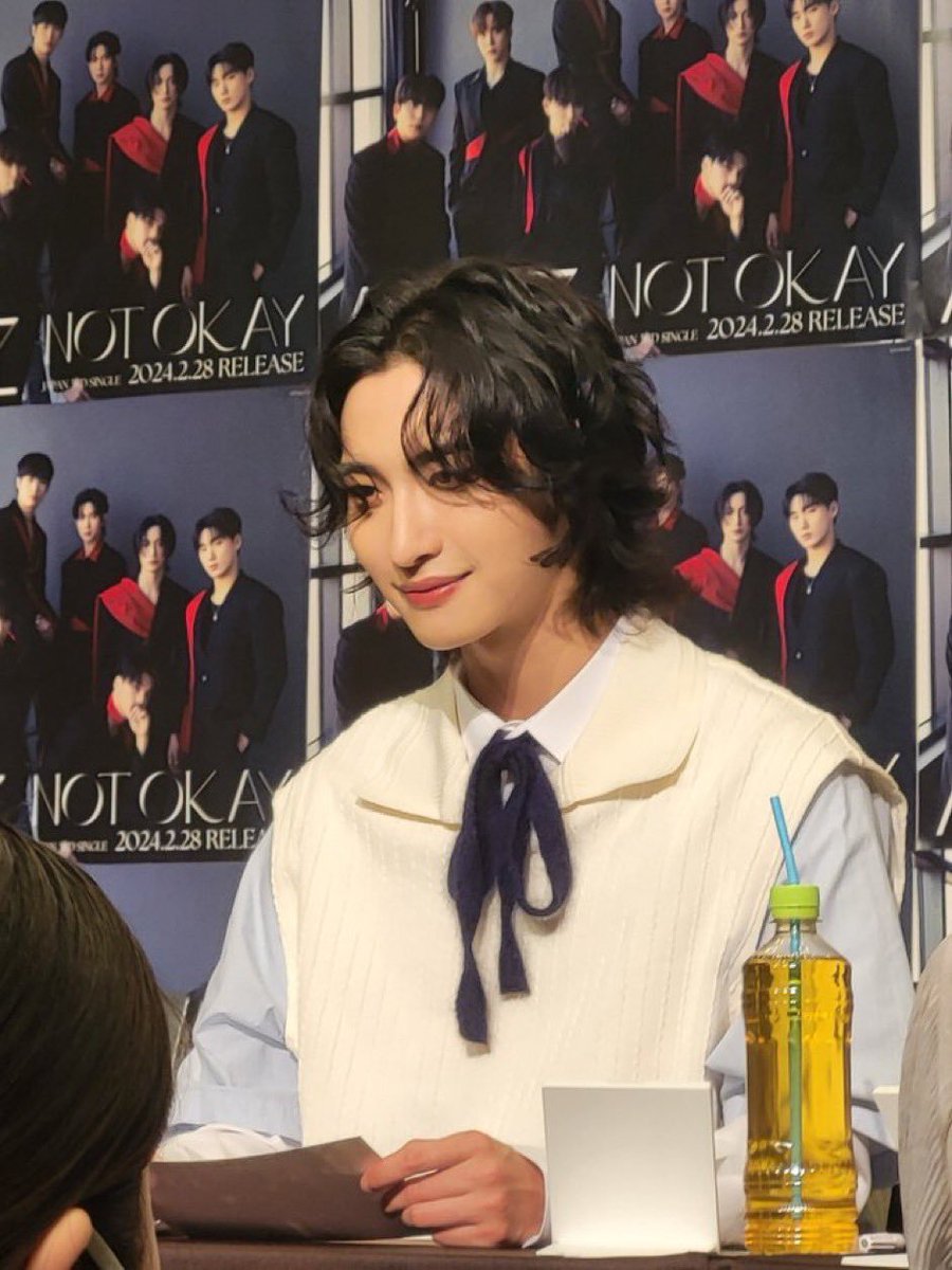 pseonghwapics's tweet image. MY GOD HE'S SO DREAMY