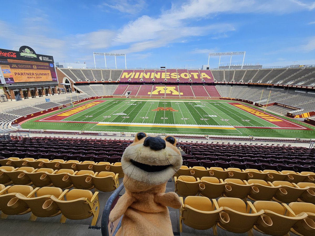 We made it to The Gopher Sports Properties and @Learfield Partner Summit. #findyourinnerotter #Minnesota #skiumah