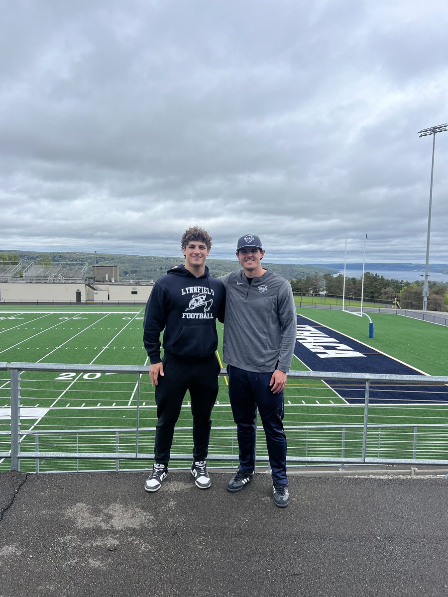 A big thank you to @MaguireBrandon for the personal tour of campus. It was great to learned about the @IthacaBomberFB program. I really loved what I saw and can’t wait to come back to campus. #GoBombers @CoachTerp_ @CoachAC_21 @turf_surfer @LHSPioFootball