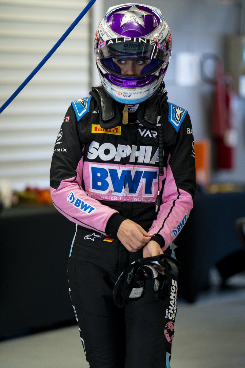 SophiaFloersch tweet picture