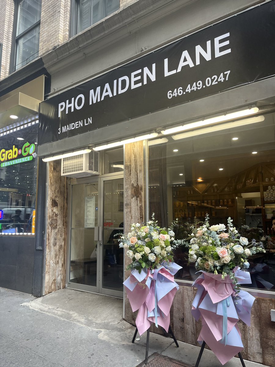 New place in my hood!! #fidi #new #pho