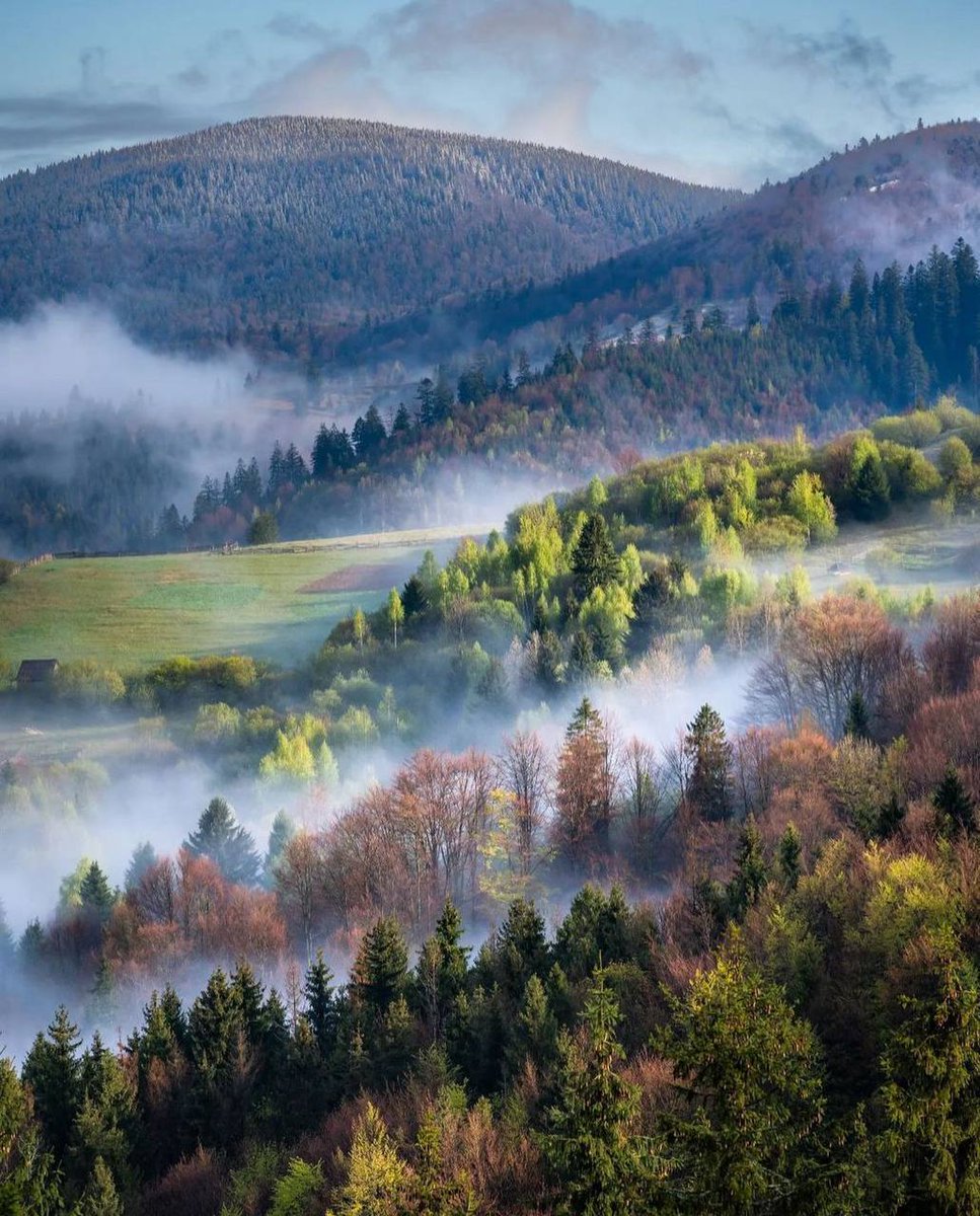 Ukrainian spring mountains ⛰️

Breathtaking beauty!