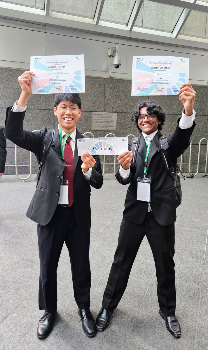 The LHS Model UN Team recently attended the Global Classrooms International Model UN Conference in New York City. 🌎Congrats to members Kevin Mah and Rishith Tenepalli, who won an award for Best Position Paper Germany: Achieving Net Zero by 2050 in Educational Institutions! 👏🌟