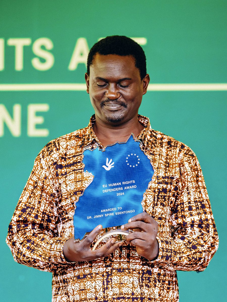 I join the choir of people offering congratulations to Ugandan academic, cartoonist & #humanrights defender @SpireJim who last week received the 2024 EU Human Rights Defenders Award! Well-deserved indeed! 🇪🇺🤝🇺🇬