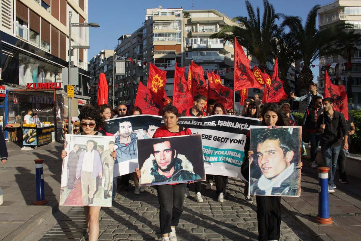 Emek Partisi İzmir İl Örgütü ve İzmir Emek Gençliği; Denizleri idam edilişlerinin 52.yılında andı. Anmada “Denizler binlerce gencin emperyalizme, savaşa ve sömürüye karşı mücadelesinde yaşamaya devam ediyor” denildi #DenizGezmiş #YusufAslan #Hüseyinİnan #6Mayıs1972…