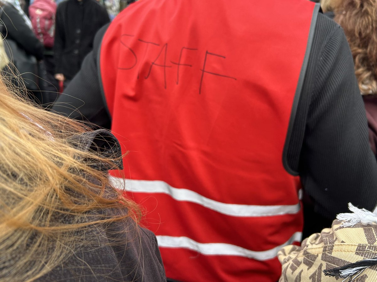 Currently at the @UvA_Amsterdam student encampment in support of Palestine. It’s a masterclass in peaceful and inclusive protest.