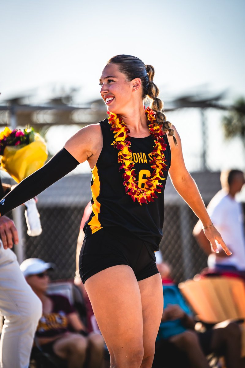 Happy birthday to one of our seniors Ivey Weber! 🥳 #SandDevils /// #ForksUp