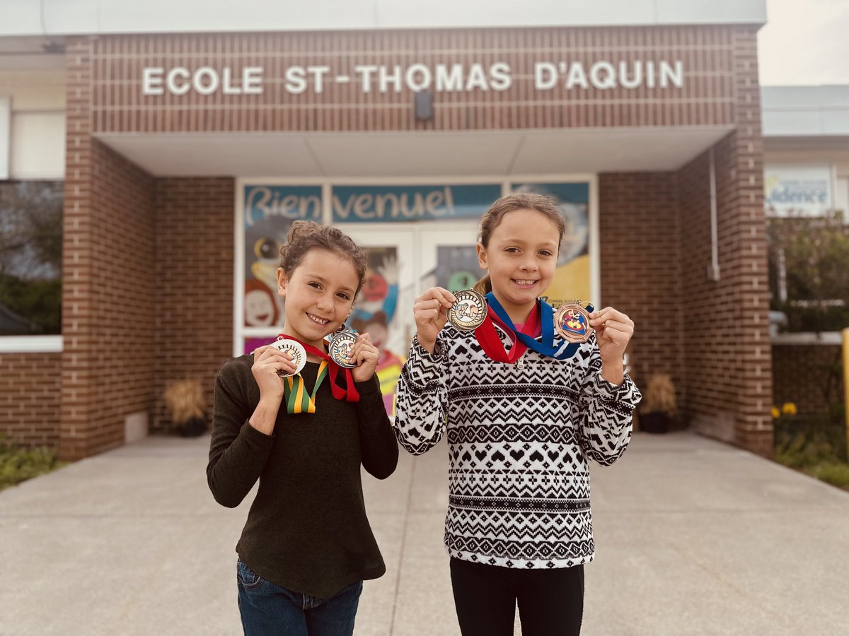 Félicitations à Brinley et Octavia Lindsay, deux faucons exceptionnelles qui ont remporté la 3ème place lors du championnat provincial de lutte avec leur équipe Sarnia-Bluewater Wrestling Club. Vous avez brillé sur le tapis et nous sommes fiers de vous! Bravo les filles!