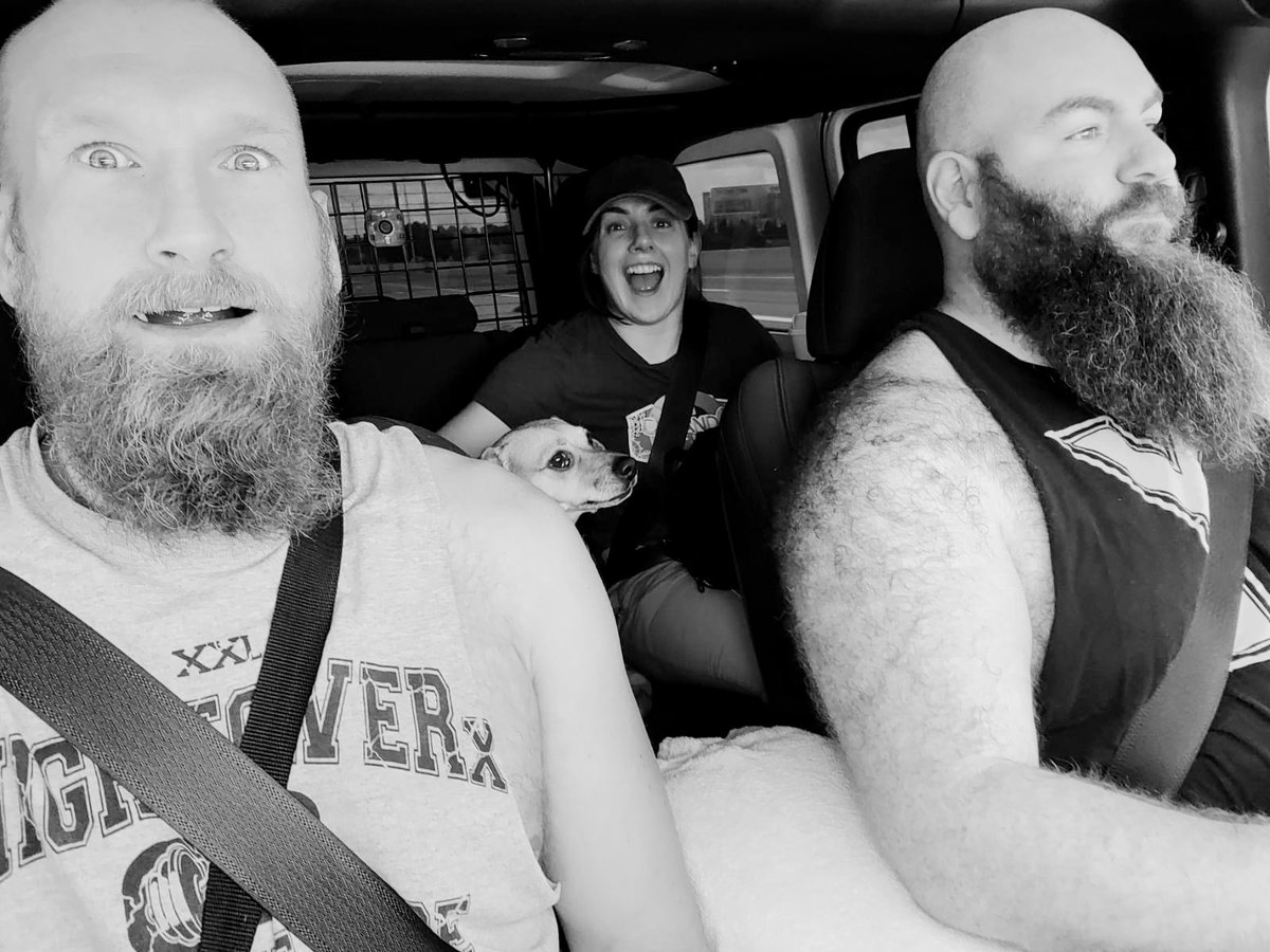Hahahahaha Roadtrip! #Sanity plus Prince Big Mac (Mac replacing @TheEricYoung for one afternoon only)
🐶 😂 ❤️ 

@axeman3016 @DamoMackle ☀️