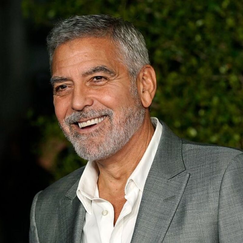 Happy birthday, George Clooney - a man who has aged like fine wine! 🍷😍