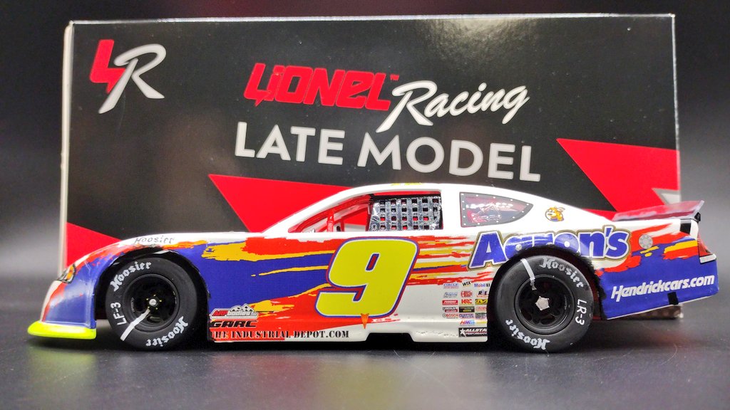 2011 Chase Elliott #9 Aaron's Snowball Derby Win Raced Version Custom. This Late Model diecast is a good canvas, except everything around is very cheap unfortunately.