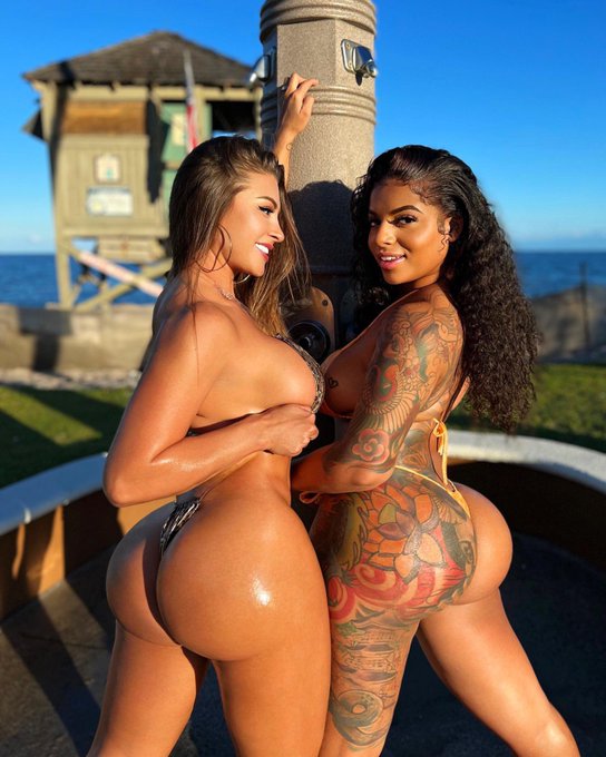 I wanna see that 🍆 through them shorts 🌊☀️ https://t.co/wcgq7urlR8