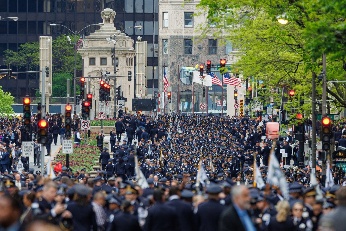 We honored the memories of fallen Chicago police officers this weekend at the 92nd Annual St. Jude Memorial March, where thousands walked in solidarity with friends, families, and communities. Thank you all for your service and your sacrifice.