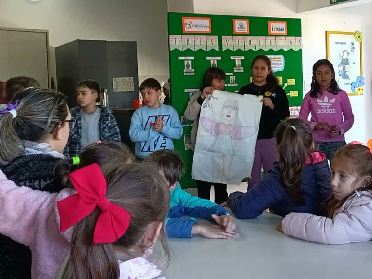 Durazno 📍 Niños y niñas del club Tres Violetas se divirtieron con una nueva instancia del juego la Liga de la Participación de @propiauruguay 🙌 Creando superhéroes y compartiendo en clave de derechos 💙