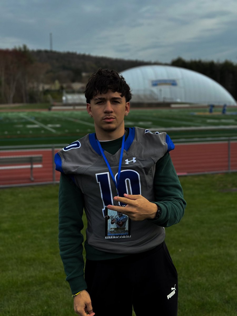 JaydenCrespo22's tweet photo. Had a Great time at @MUCougarsFB , Thank you @coachmslaughter for the invite. @HoundsGridiron https://t.co/ZtZD1xikza