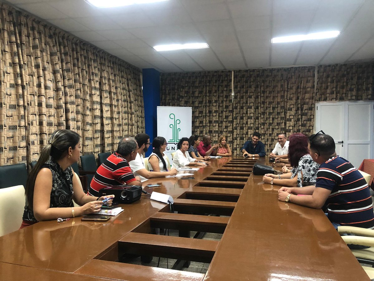 🌱🇨🇺 Inició hoy el Proceso de Evaluación Externa al Programa de Maestría en Desarrollo Comunitario con el recibimiento a la Comisión Evaluadora.
Se les dió la bienvenida por el Consejo de Dirección de la Universidad y el Comité Académico de la Maestría.

#SomosUnahCuba